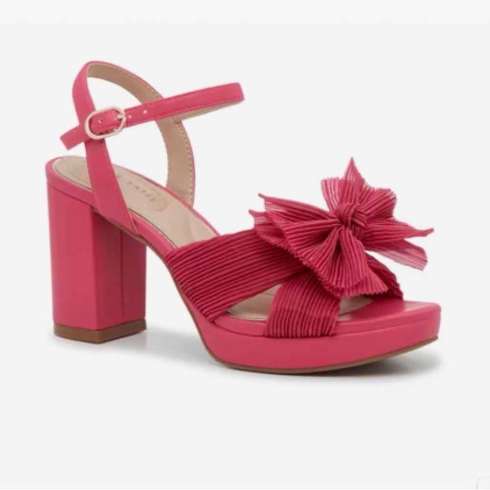 Kelly & Katie Fiery Pink Bow Heels - size 8